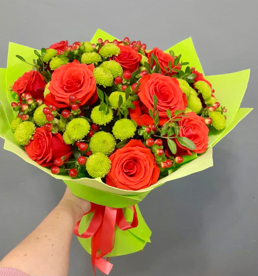 Букет цветов из: Хризантемы и Розы в Старой Калитве