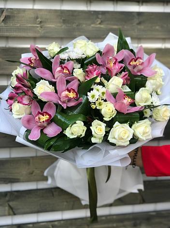 Букет цветов из: Розы и Хризантемы в Старой Калитве