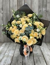 Букет цветов из:  Розы и Лизиантусы в Старой Калитве