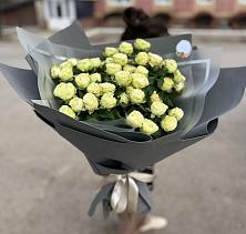 Букет Белые кустовые розы Солинеро в Старой Калитве