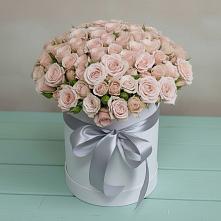 Цветочная композиция из Розы в шляпной коробке в Старой Калитве