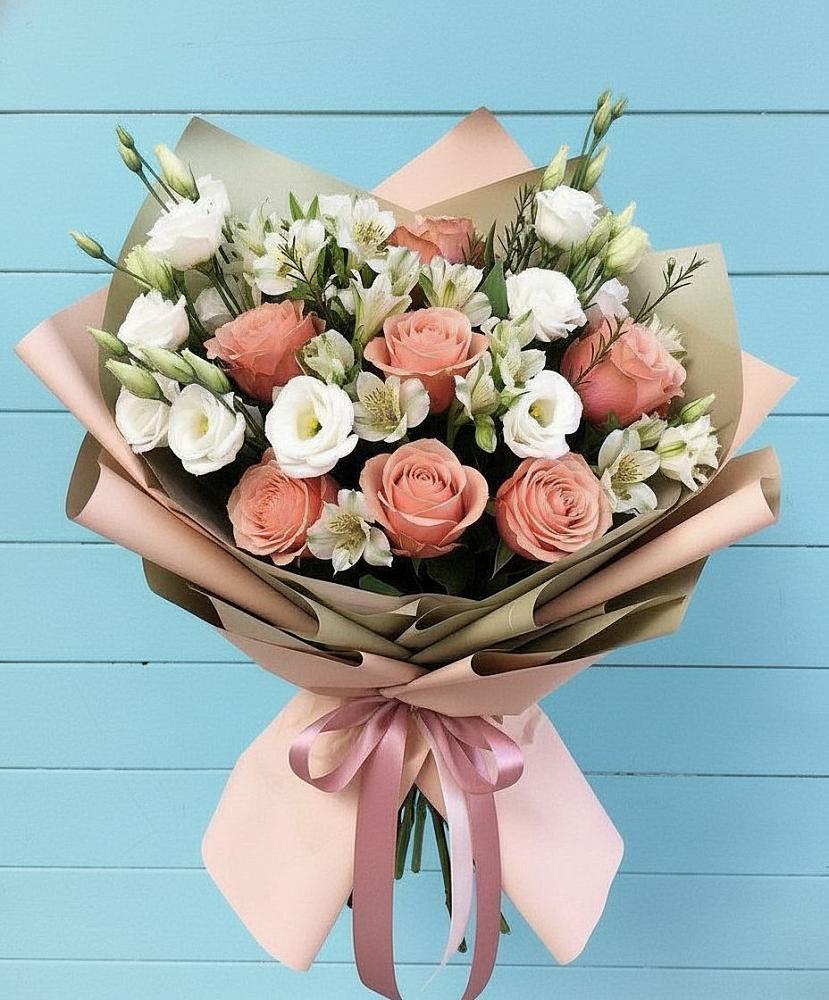 Букет цветов из: Розы, Альстромерии и Лизиантусы в Старой Калитве