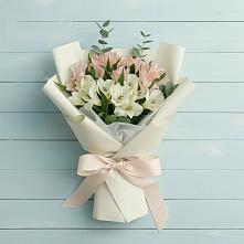Букет цветов из:  Альстромерии в Старой Калитве