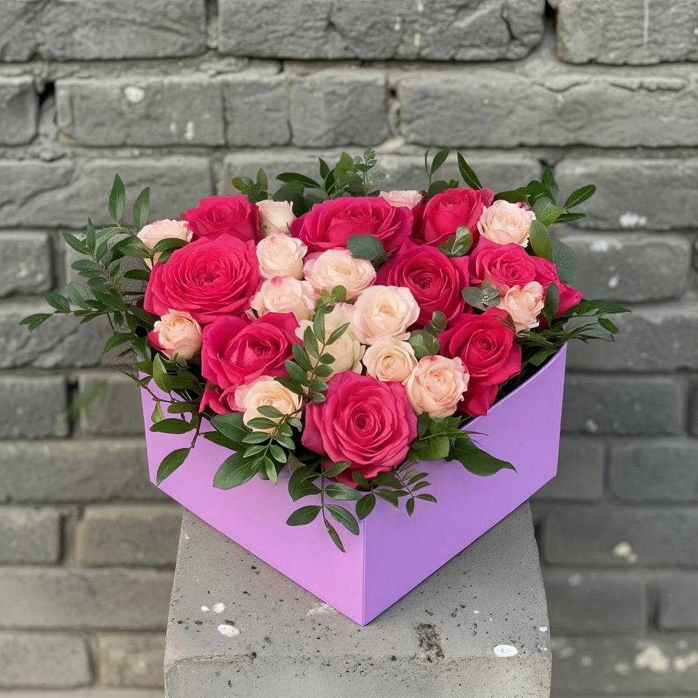 Цветочная композиция из Розы в коробке в Старой Калитве