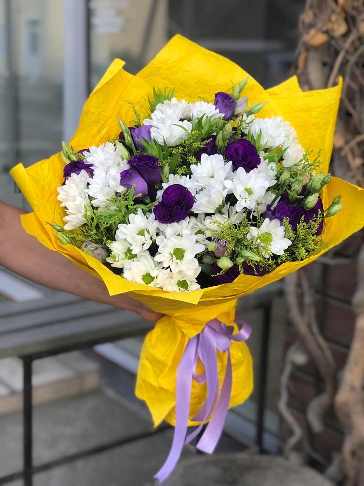 Букет цветов из: Ирисы, Хризантемы и Ромашки в Старой Калитве