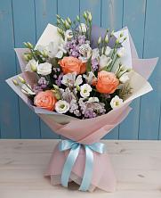 Букет цветов из:  Лизиантусы, Розы, Альстромерии и Гипсофила в Старой Калитве