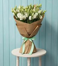 Букет цветов из:  Лизиантусы в Старой Калитве