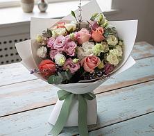 Букет цветов из:  Розы, Лизиантусы и Гвоздики в Старой Калитве