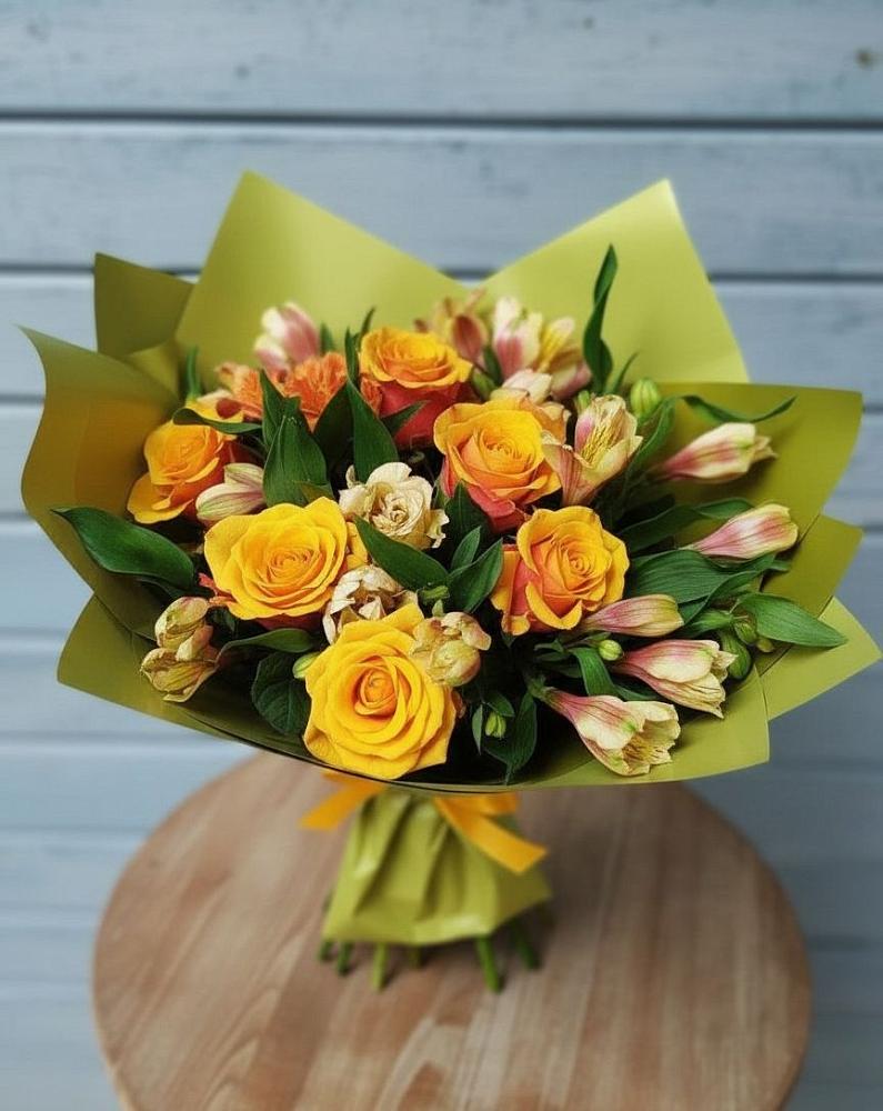 Букет цветов из: Альстромерии и Розы в Старой Калитве