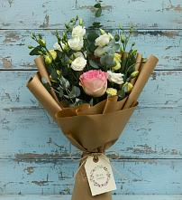 Букет цветов из:  Розы и Лизиантусы в Старой Калитве
