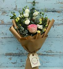 Букет цветов из:  Розы и Лизиантусы в Старой Калитве