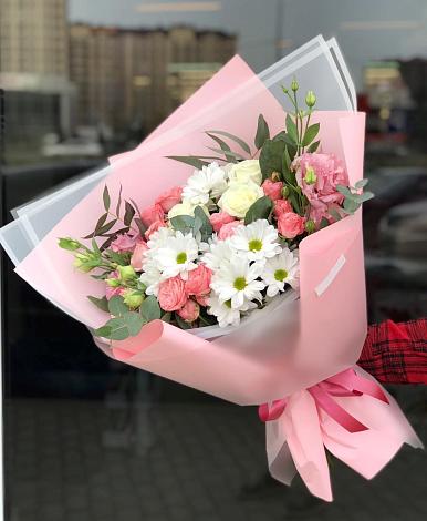 Букет цветов из: Розы, Лизиантусы и Хризантемы в Старой Калитве