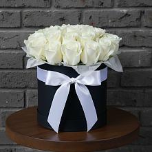 Цветочная композиция из Розы в шляпной коробке в Старой Калитве